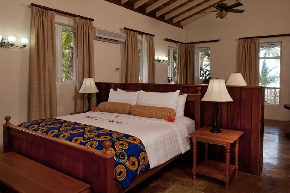 Rosalie Bay Resort Exterior photo