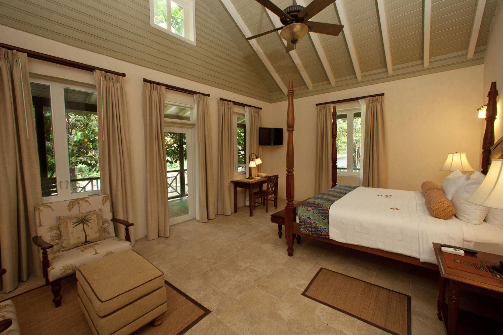 Rosalie Bay Resort Exterior photo