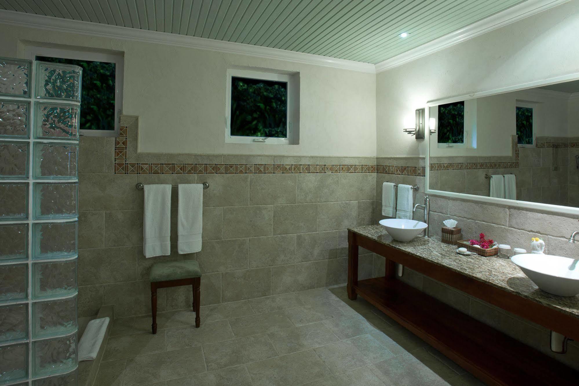 Rosalie Bay Resort Exterior photo